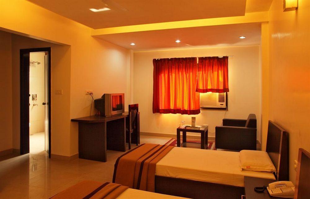 Hotel Lohmod At National Highway 8 - Free Airport Transffer 新德里 外观 照片