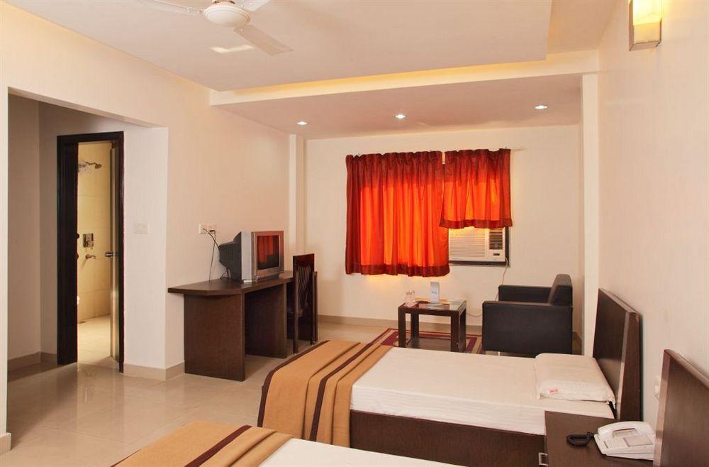 Hotel Lohmod At National Highway 8 - Free Airport Transffer 新德里 外观 照片