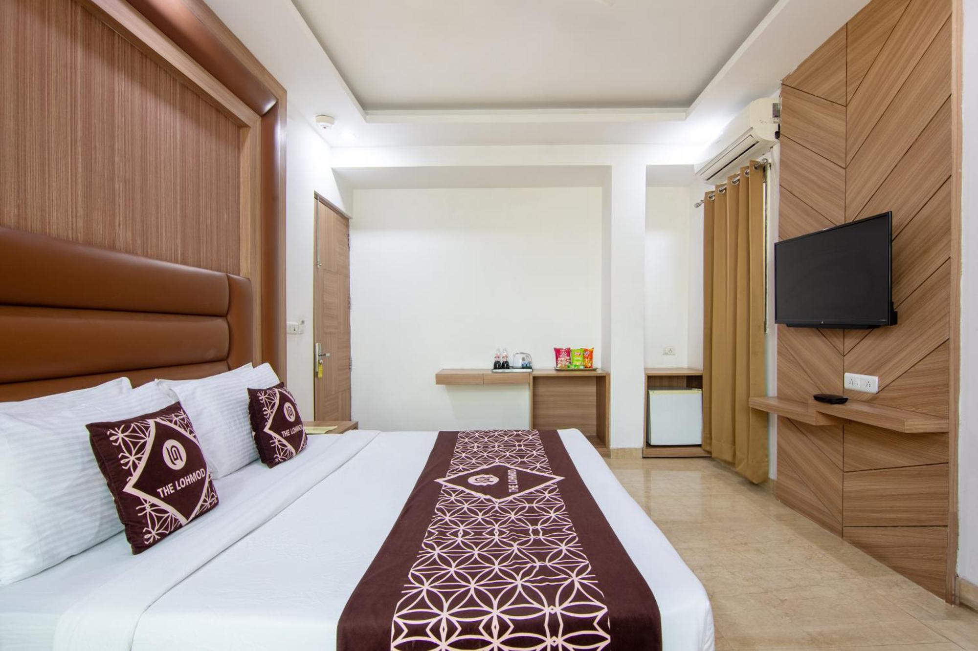 Hotel Lohmod At National Highway 8 - Free Airport Transffer 新德里 外观 照片