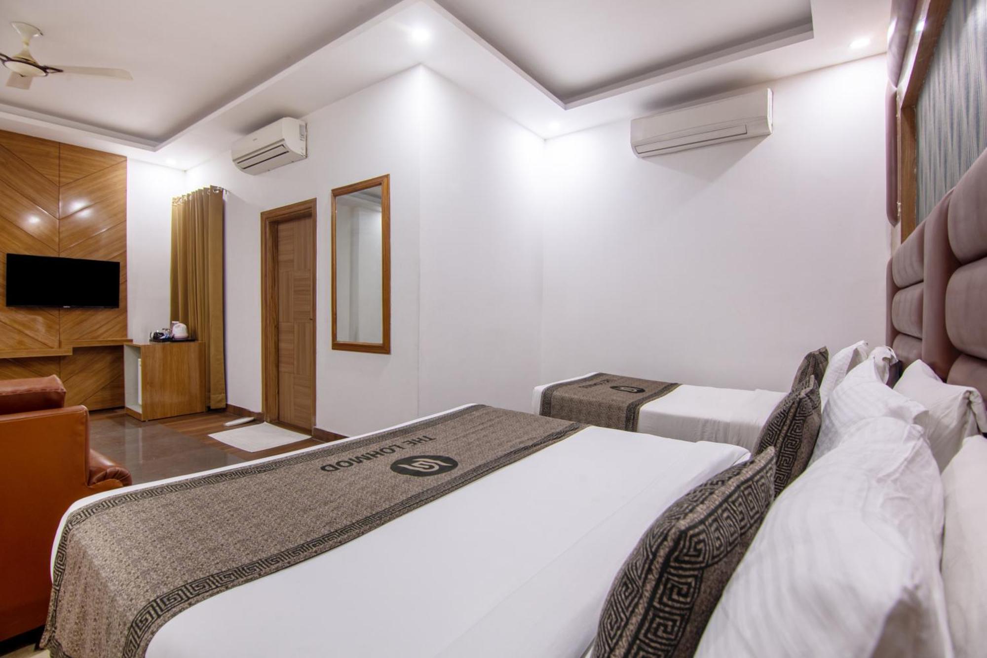 Hotel Lohmod At National Highway 8 - Free Airport Transffer 新德里 外观 照片