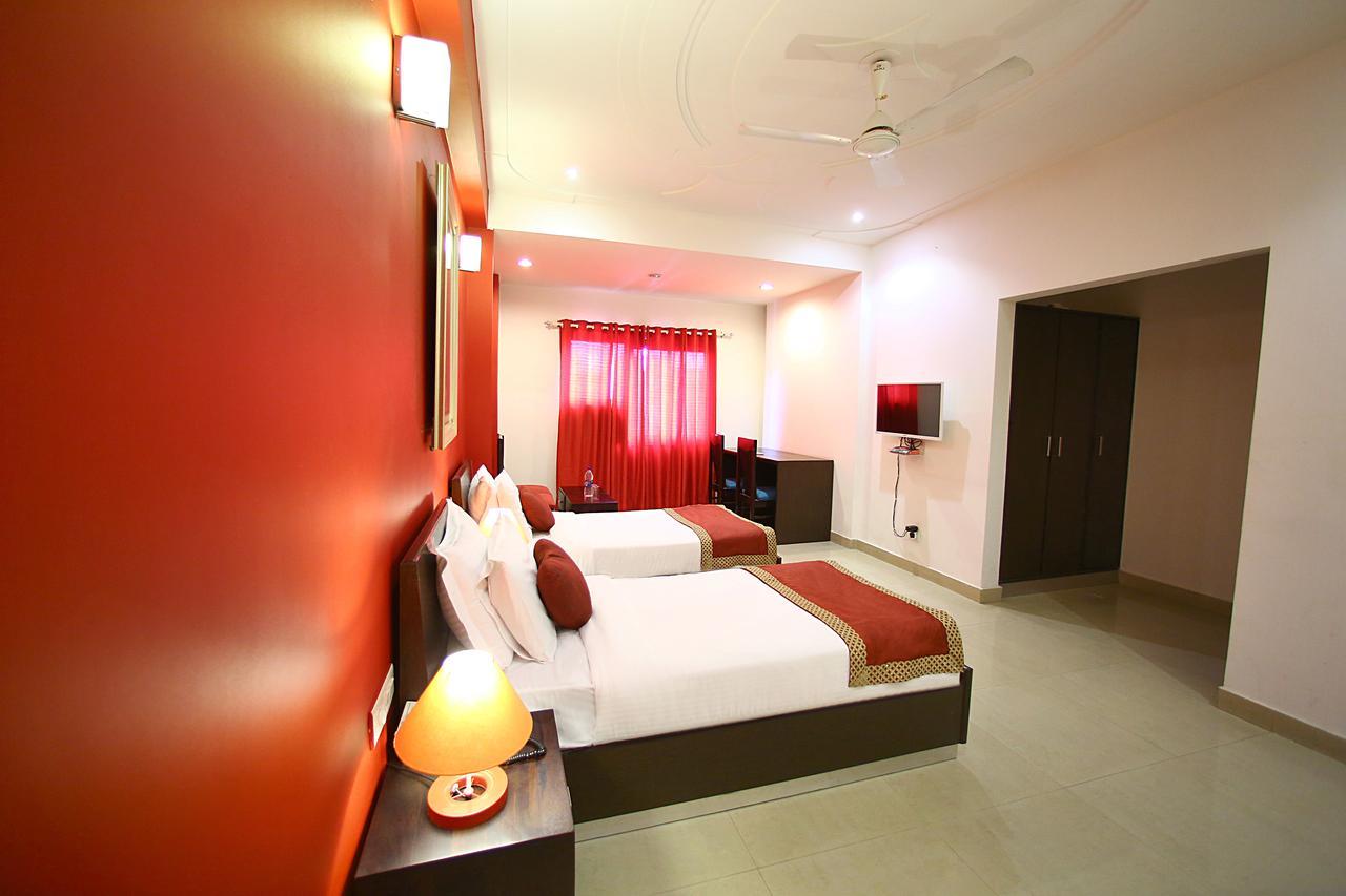 Hotel Lohmod At National Highway 8 - Free Airport Transffer 新德里 外观 照片