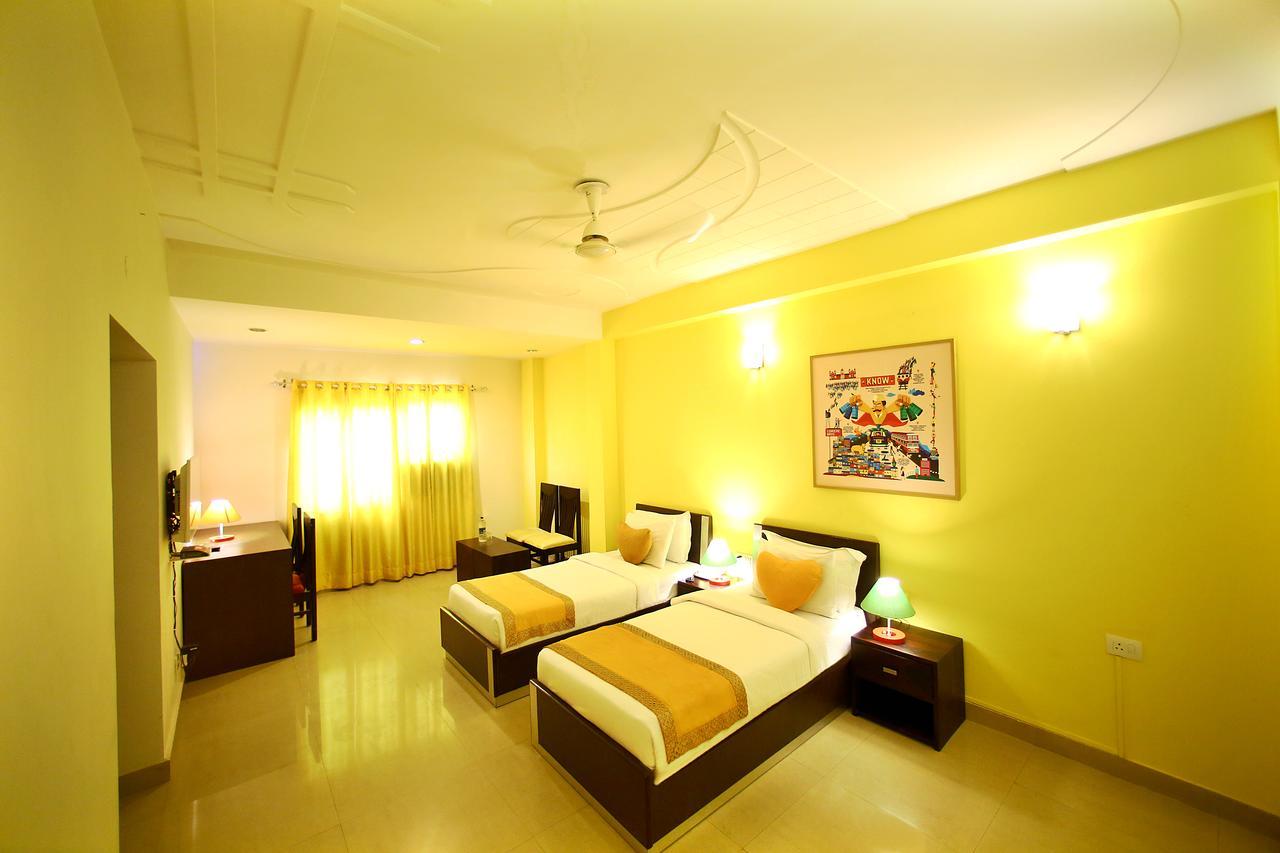 Hotel Lohmod At National Highway 8 - Free Airport Transffer 新德里 外观 照片
